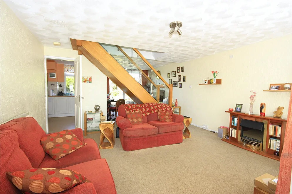 Property carousel item 6