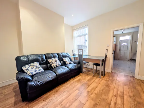 Kippax Street, Manchester M14