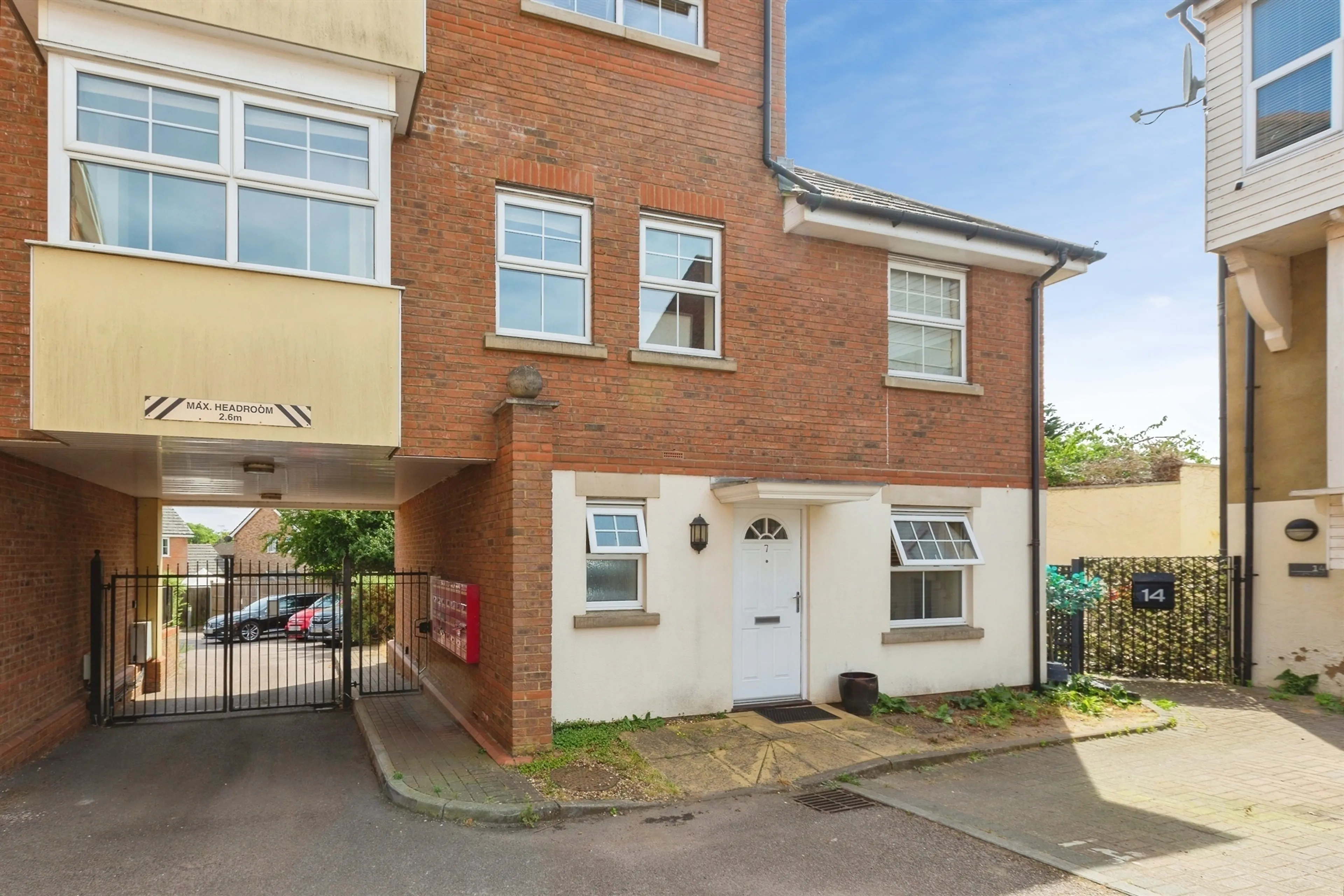 Property photo 0
