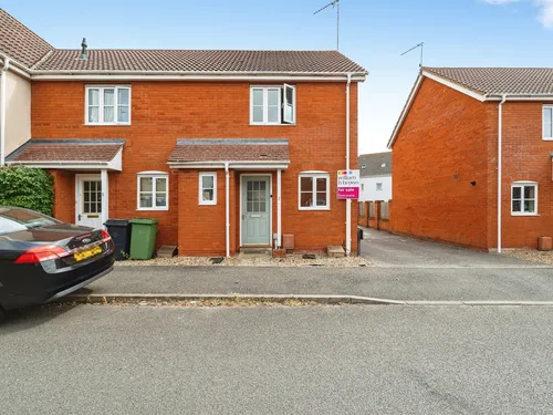 Ensign Way, Dissphoto