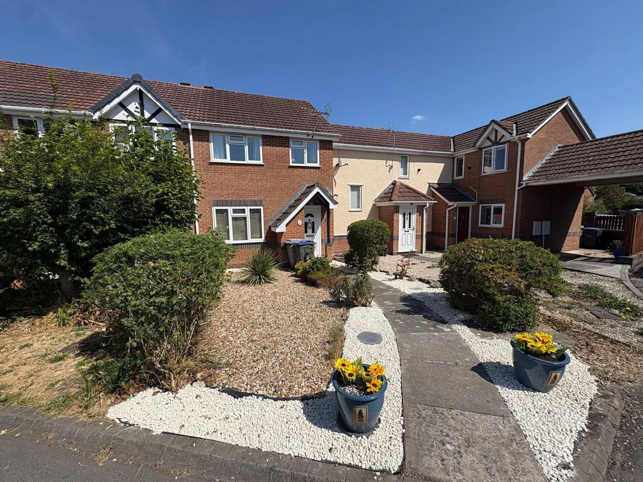 https://mr0.homeflow-assets.co.uk/files/photo/image/48064/7294/_x_/58817448.jpg