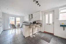 Kings Lane, Cookham Dean, Maidenhead, SL6 photo 6