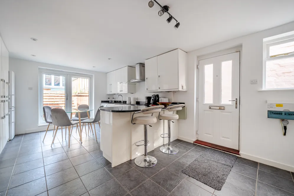 Kings Lane, Cookham Dean, Maidenhead, SL6 photo 6