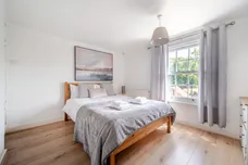 Kings Lane, Cookham Dean, Maidenhead, SL6 photo 8