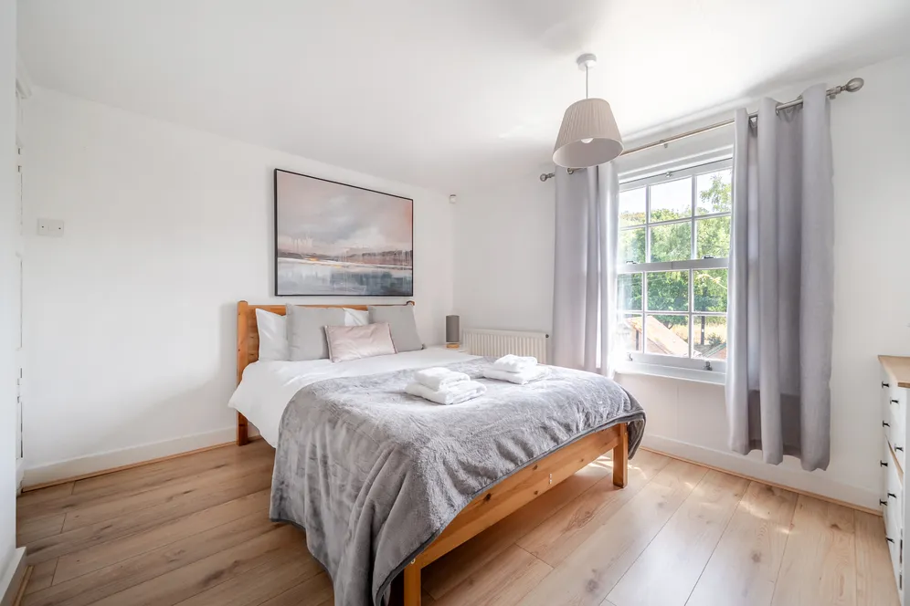 Kings Lane, Cookham Dean, Maidenhead, SL6 photo 8
