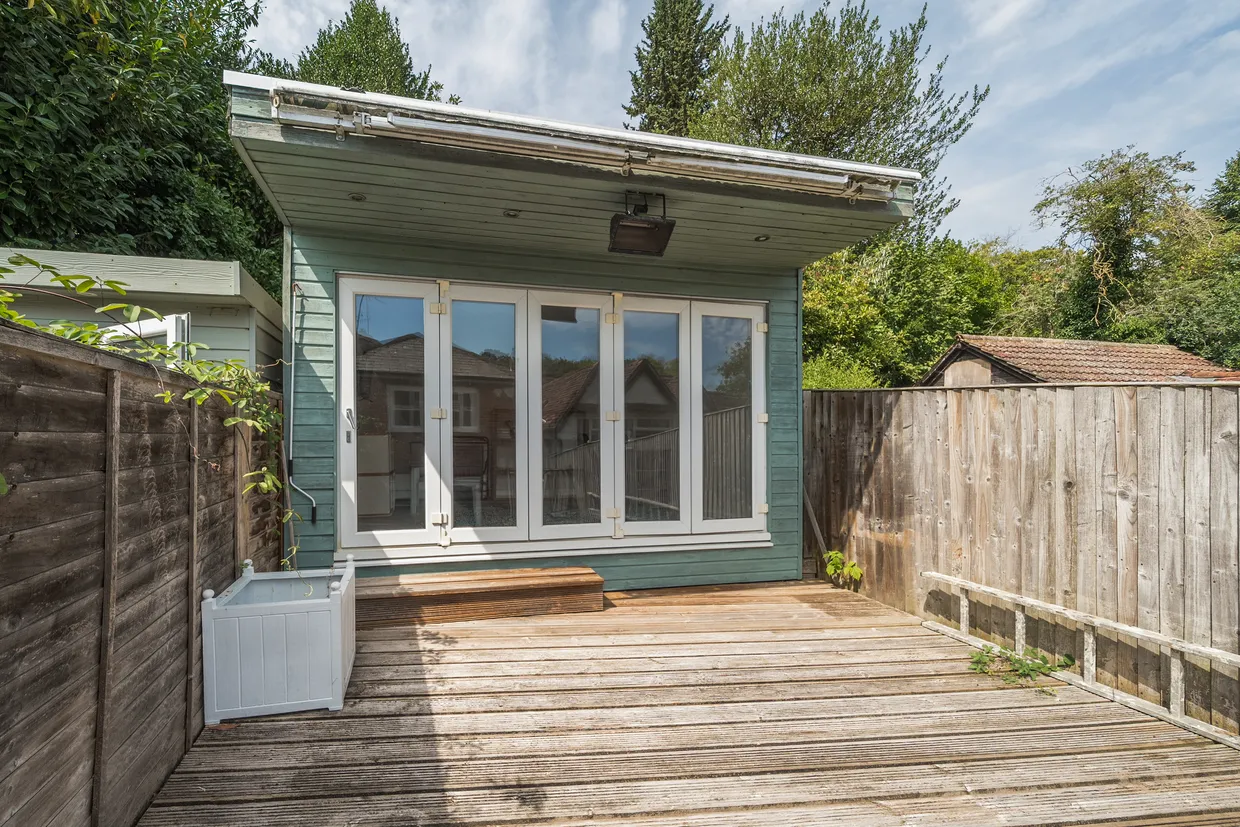 Kings Lane, Cookham Dean, Maidenhead, SL6 photo 14