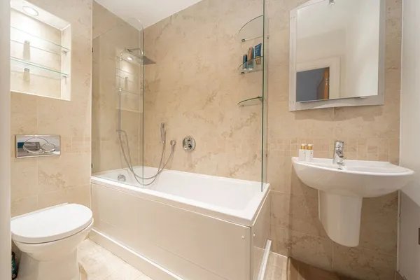 Sheerwater Road, Addlestone, KT15 photo 6