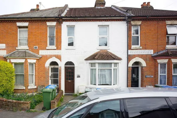 Avenue Road, Central
