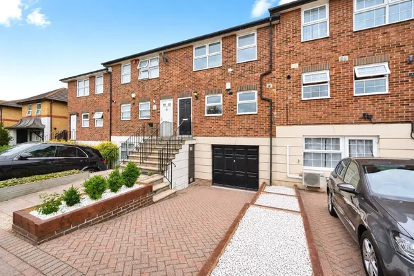 Nutmeg Close, London, E16