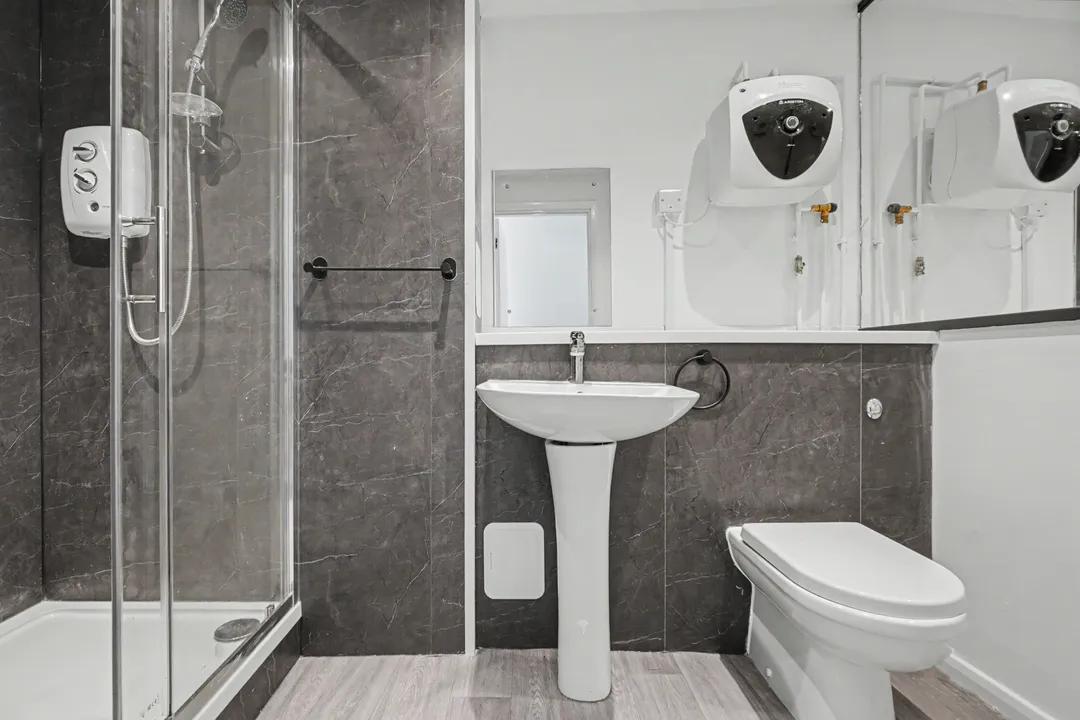 https://mr0.homeflow-assets.co.uk/files/photo/image/48067/0292/_x_/24017_EA_RL_4135402_IMG_5.jpg