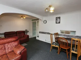 Bishopsfield Road, Fareham thumb 2