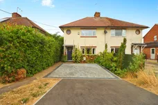 Mill Road, Woodford