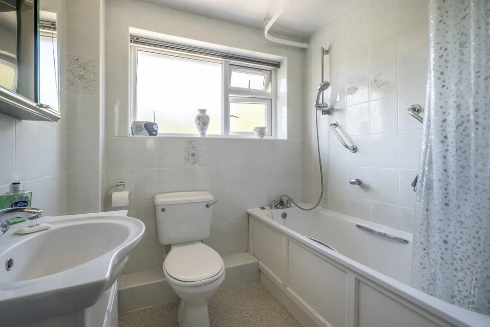 Strawberry Hill Close, Twickenham, TW1 photo 8