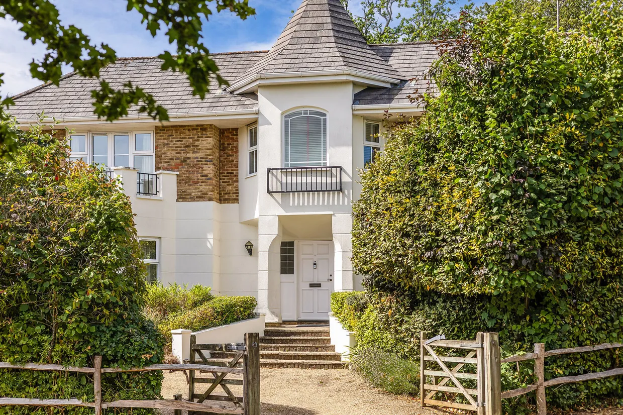 Brassey Hill, Oxted, RH8 photo 2