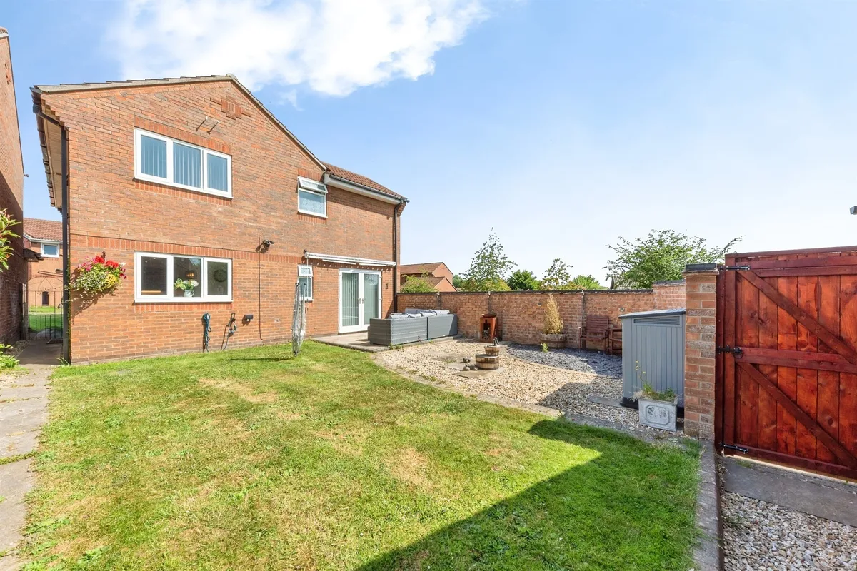 Longcliffe Road, GRANTHAM