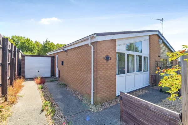 Fulwoods Drive, Leadenhall, Milton Ke...