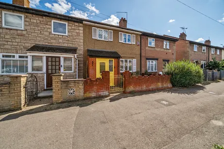 Dedworth Road, Windsor, SL4