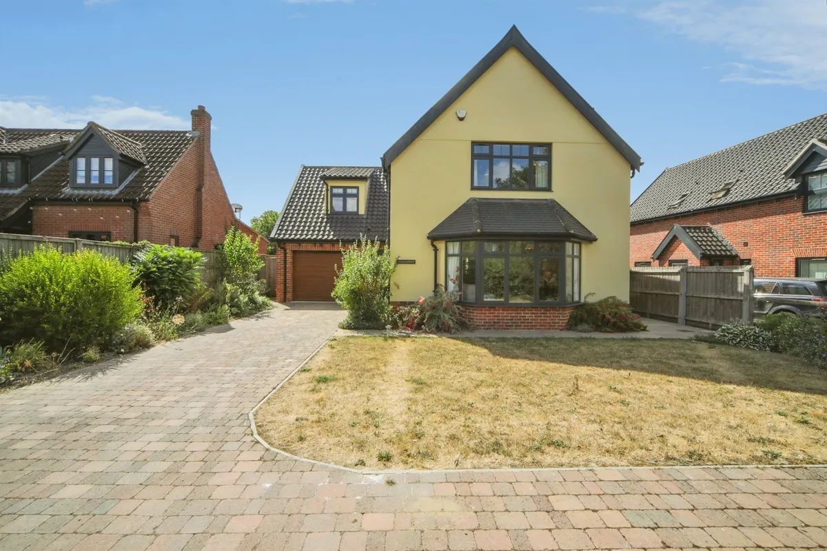 Burston Road, Dickleburgh, Diss
