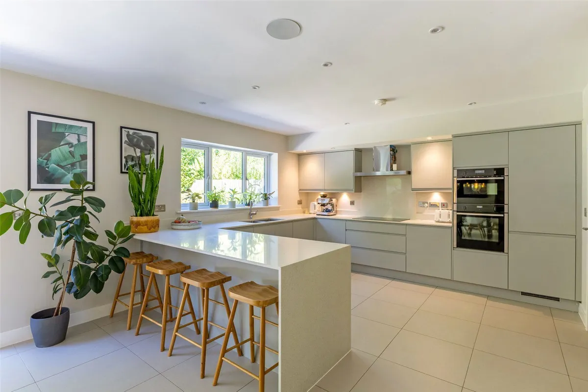 Beaurepaire, Sherborne St John, RG24