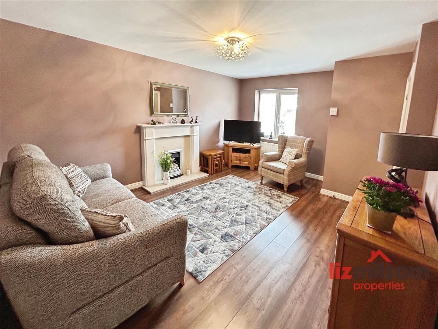 Castle Croft, Castle Gresley, DE11 9HH Image 4