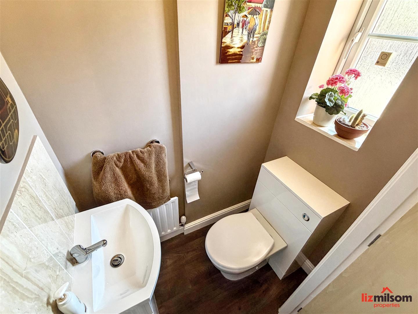 Castle Croft, Castle Gresley, DE11 9HH Image 6