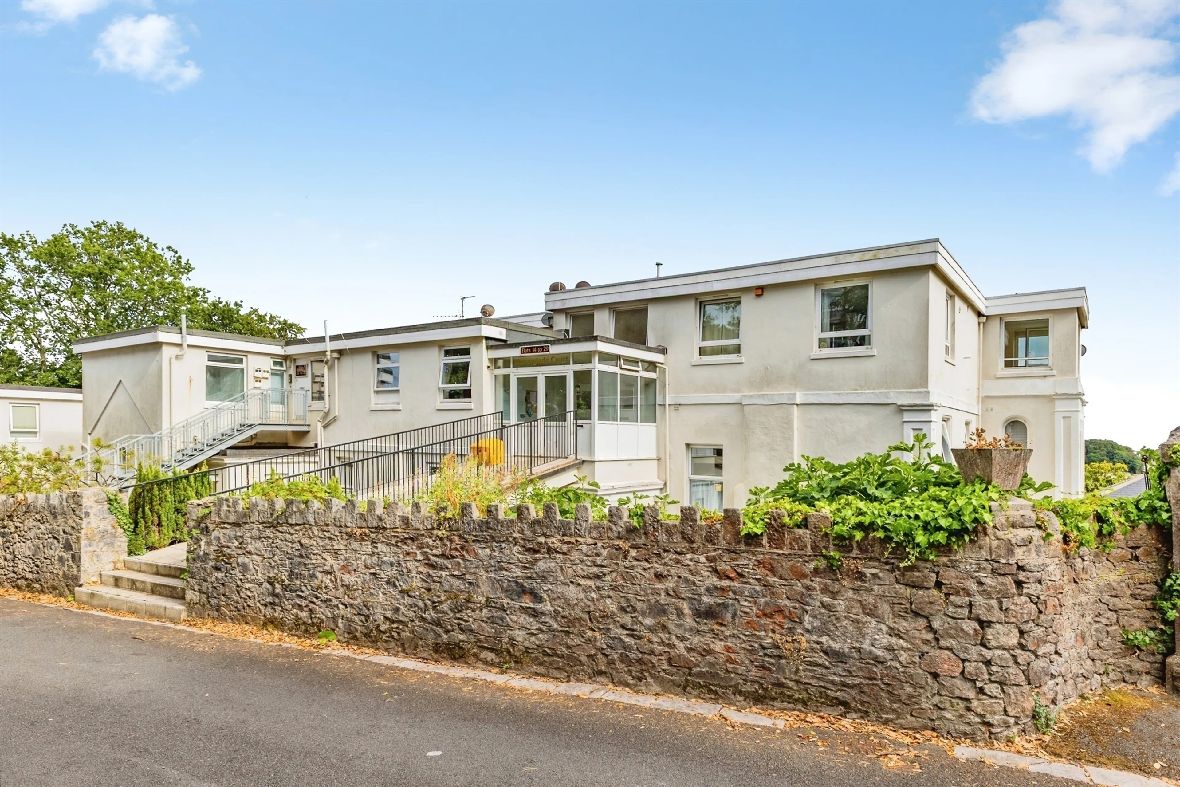 Property photo 0