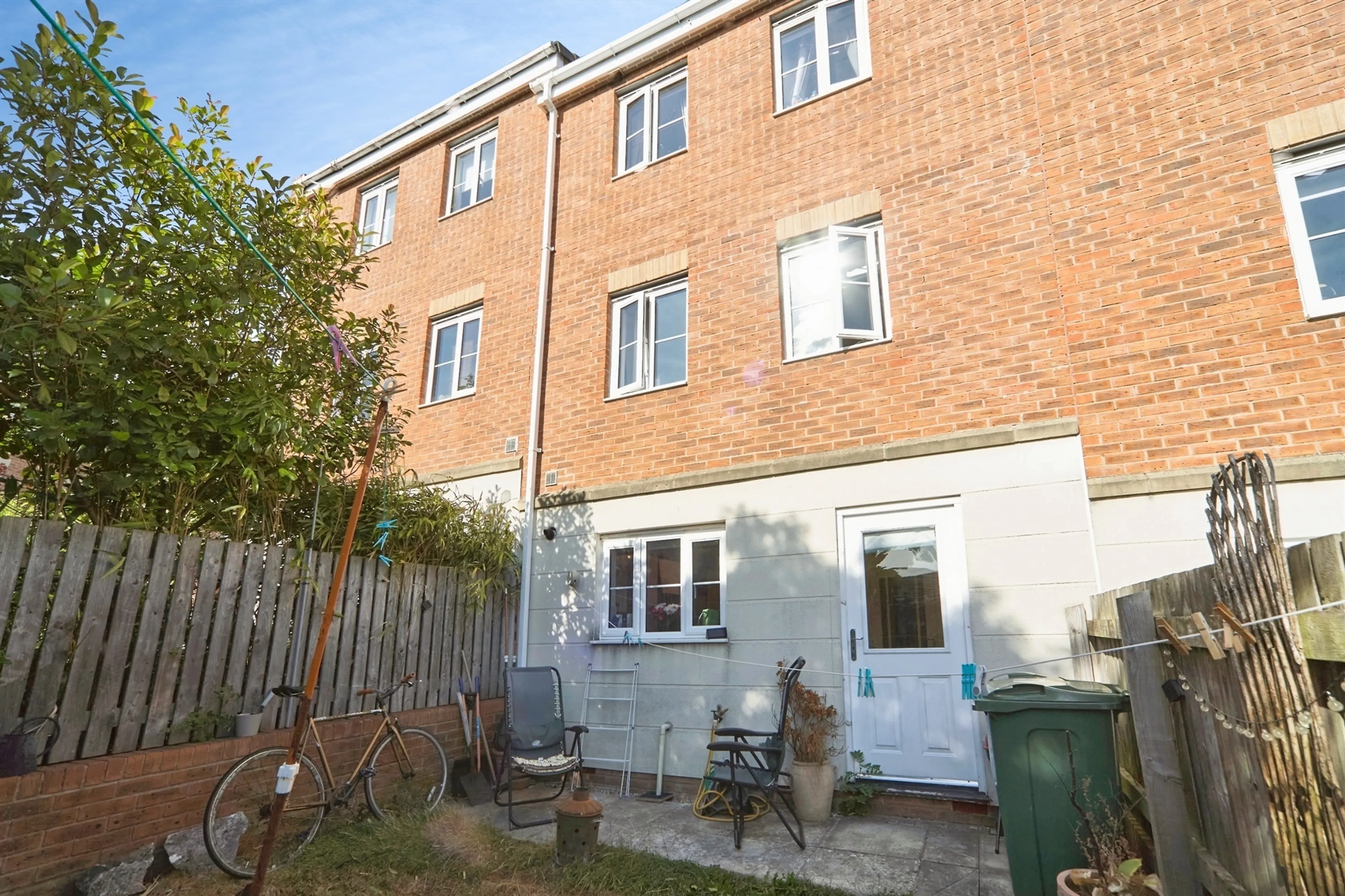 Property at Hill End Crescent, LEEDS