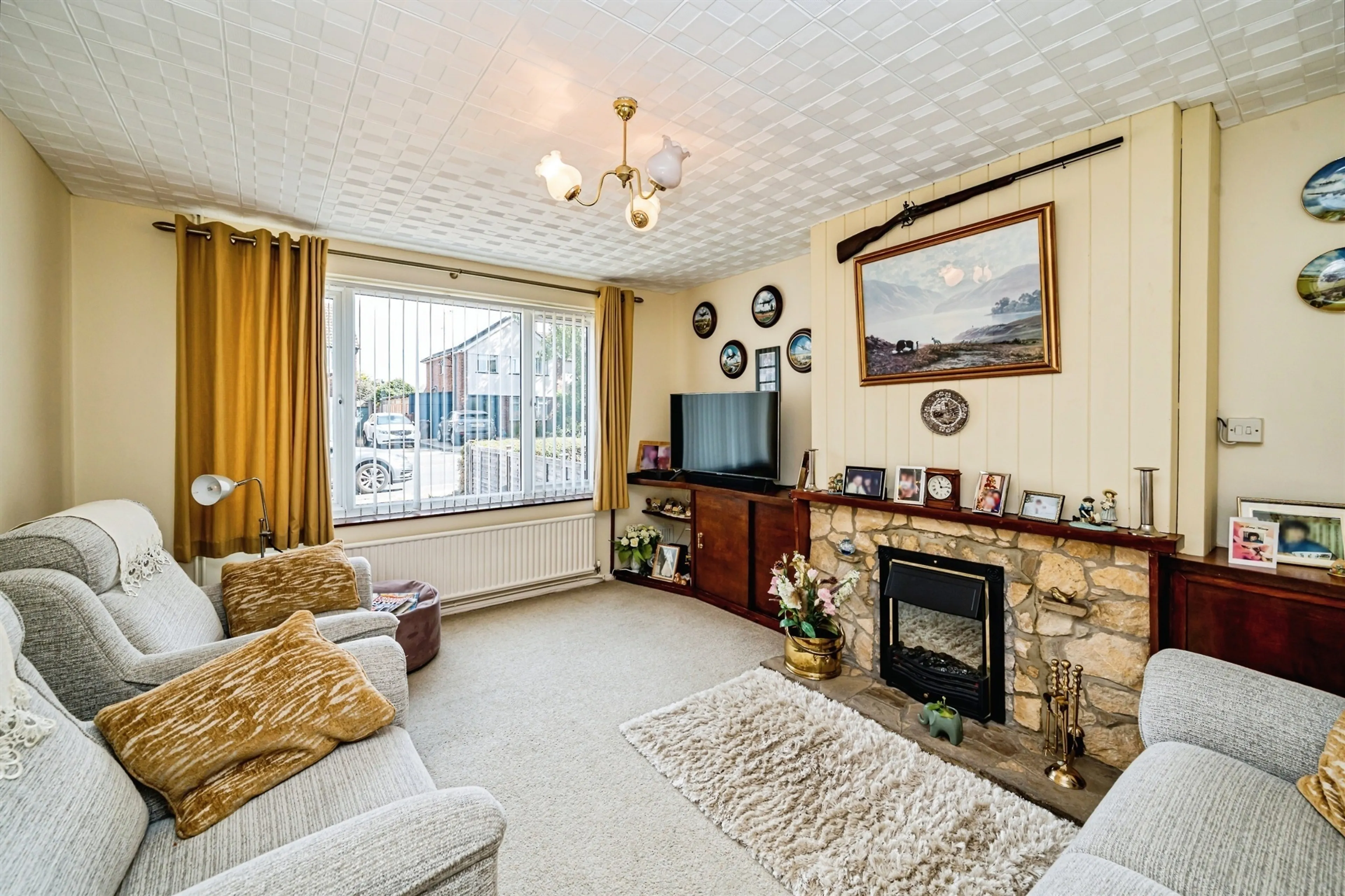 Property at Queens Mead, Bedgrove, Aylesbury