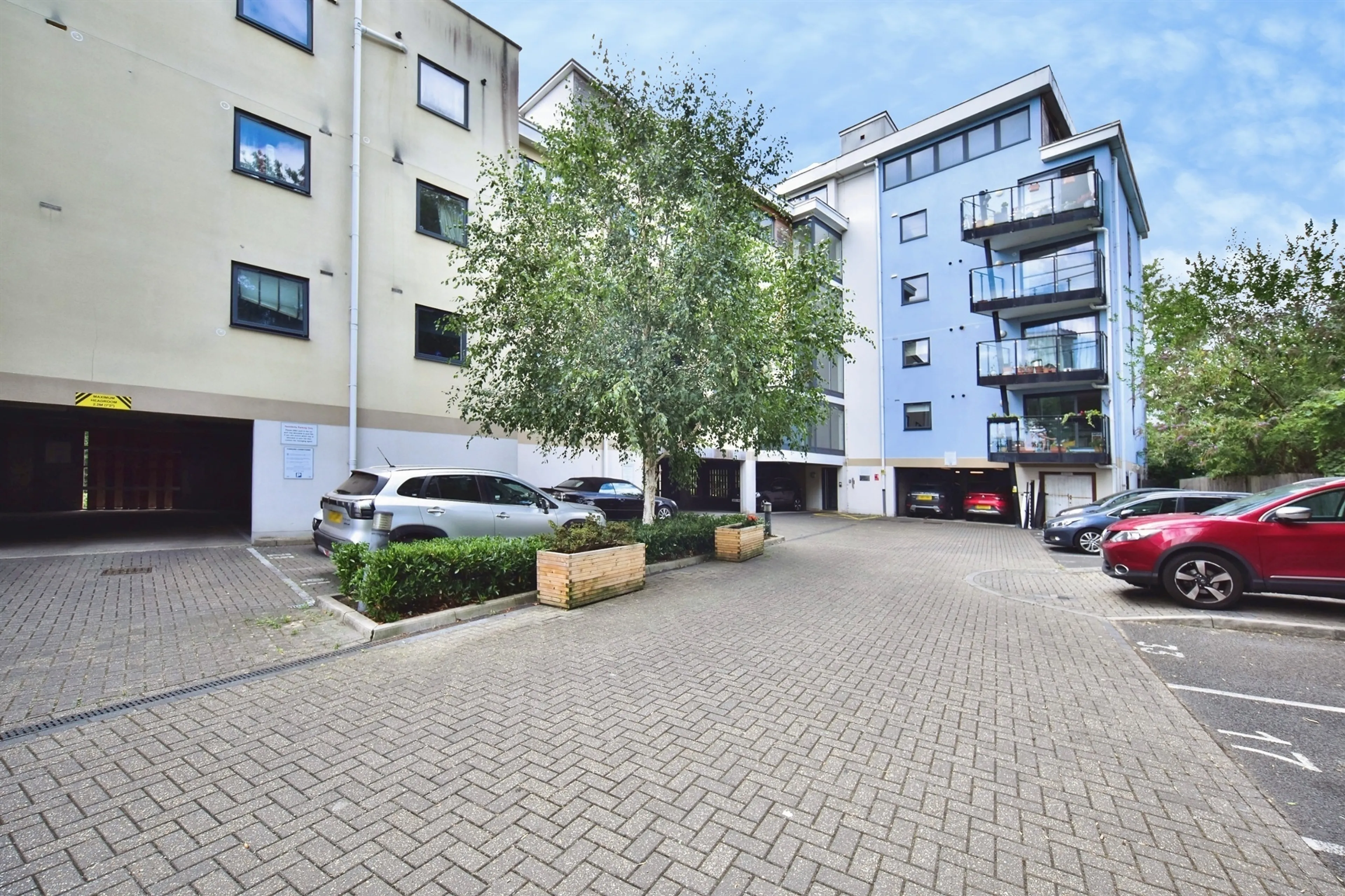 Property photo 0