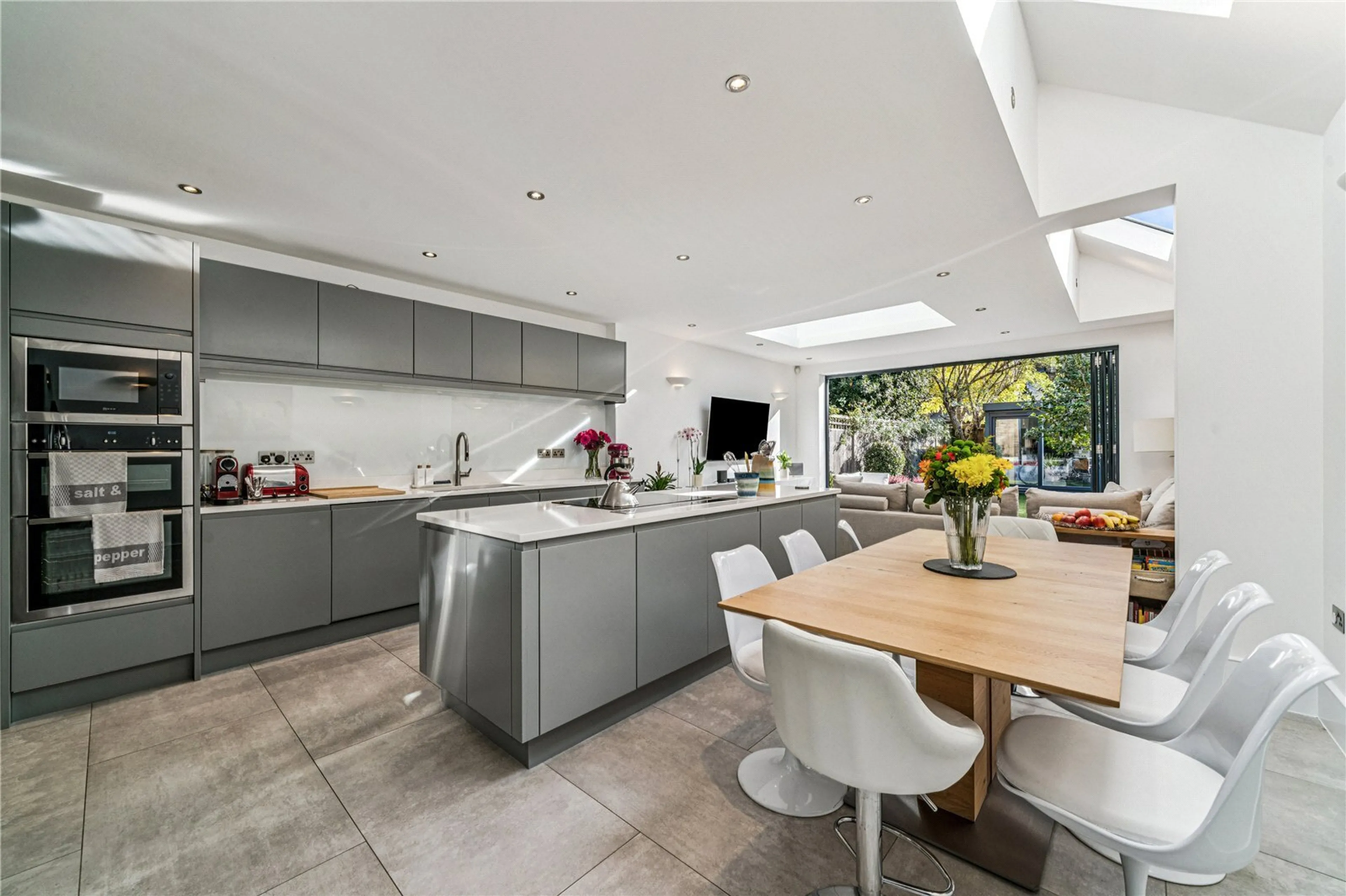 Property at Waynflete Street, London, SW18