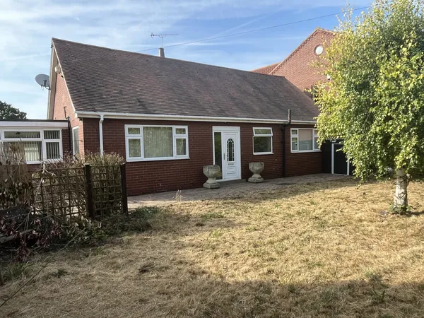 Hall Villa Lane, DN5