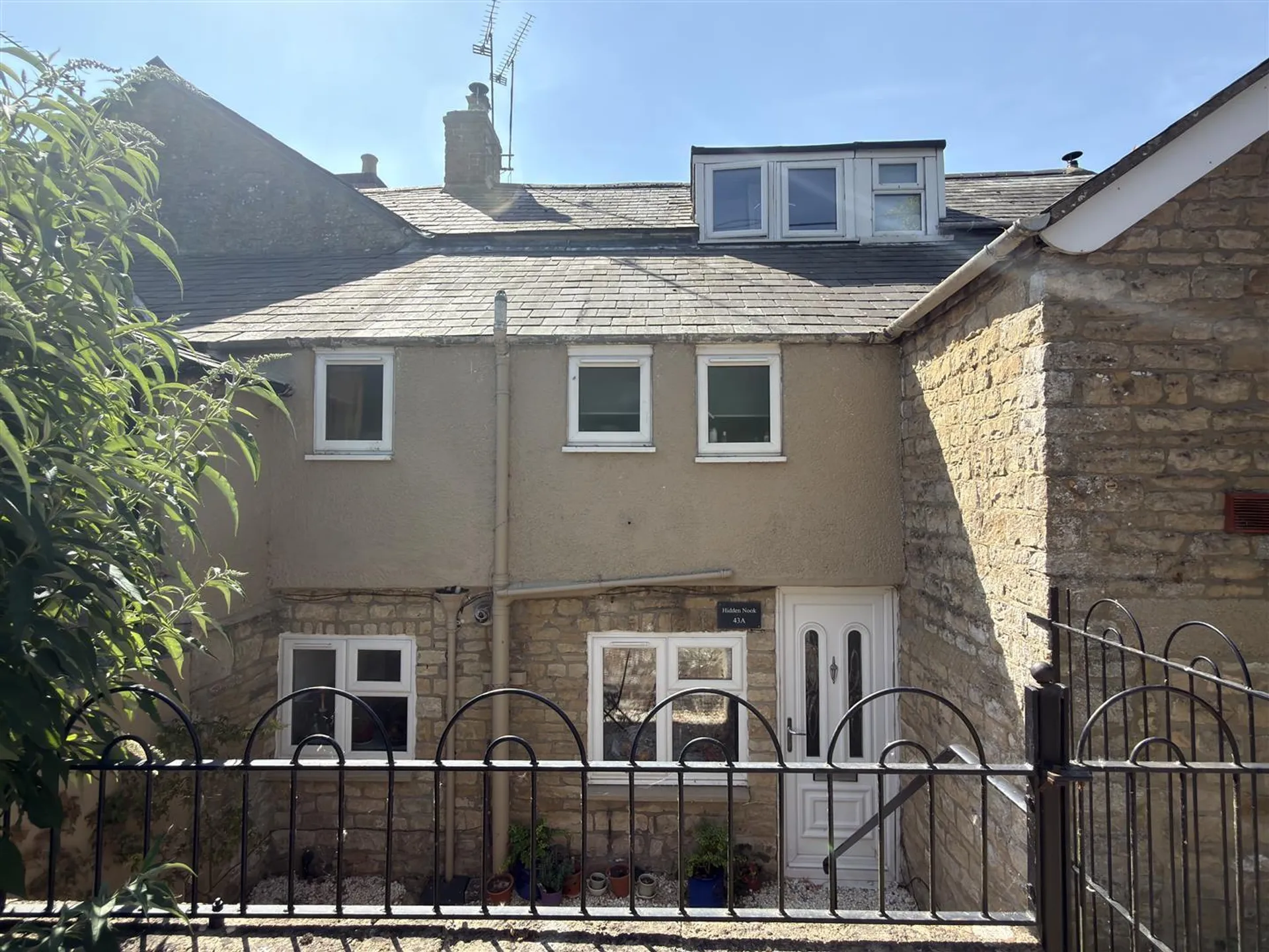 Property photo top 0