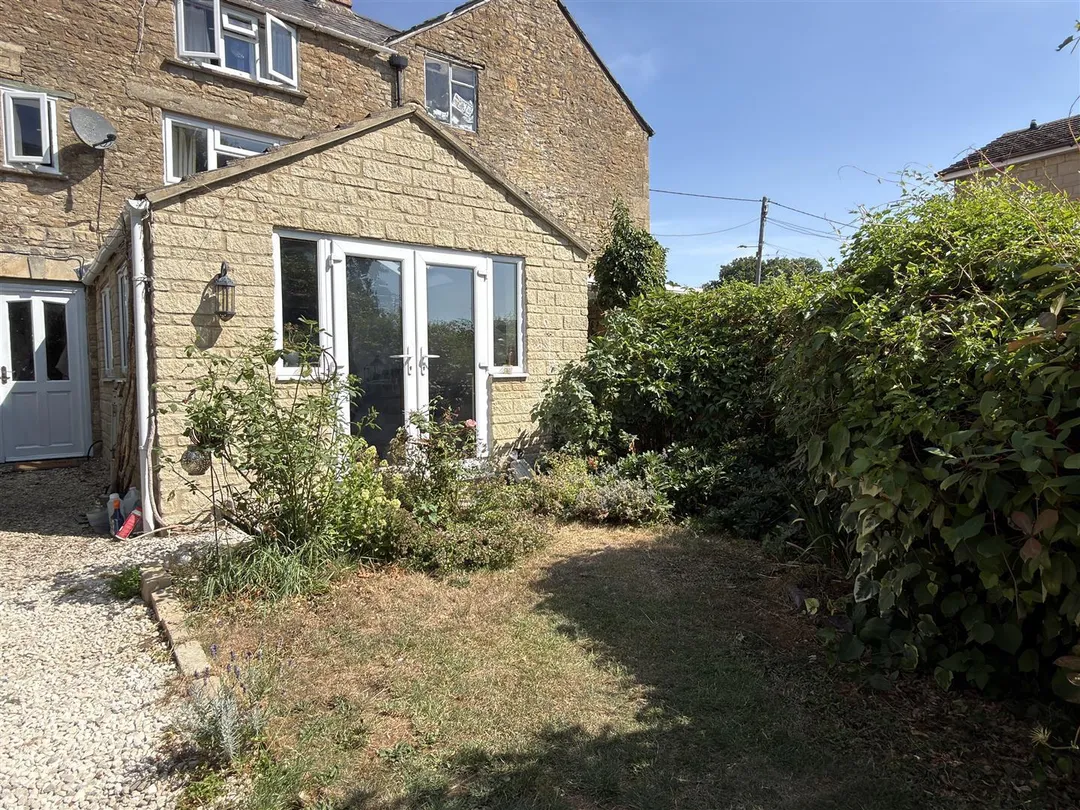 https://mr0.homeflow-assets.co.uk/files/photo/image/48071/2185/_x_/NtmFFLGSAUaCBCHX4iKolQ.jpg