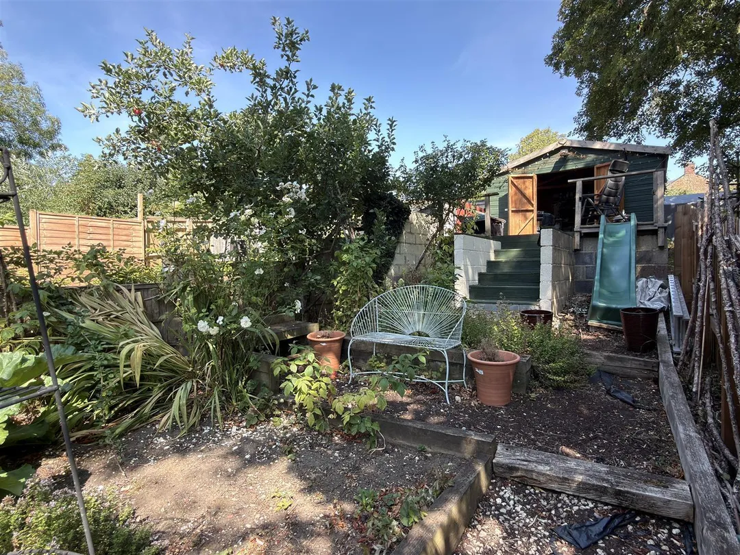https://mr0.homeflow-assets.co.uk/files/photo/image/48071/2189/_x_/5xUILerrDkW9D-KDaUU67A.jpg