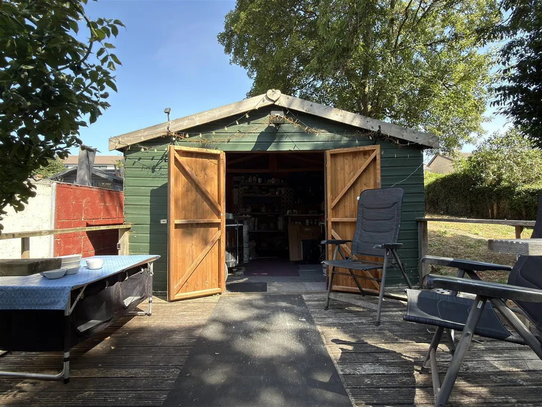https://mr0.homeflow-assets.co.uk/files/photo/image/48071/2191/_x_/lonKijjmekaWcVdgI1Niyg.jpg