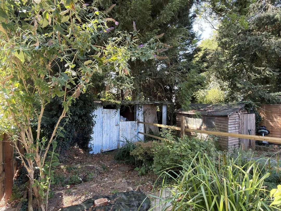 https://mr0.homeflow-assets.co.uk/files/photo/image/48071/2192/_x_/JHSMdgloa0WmjocZwqo72w.jpg