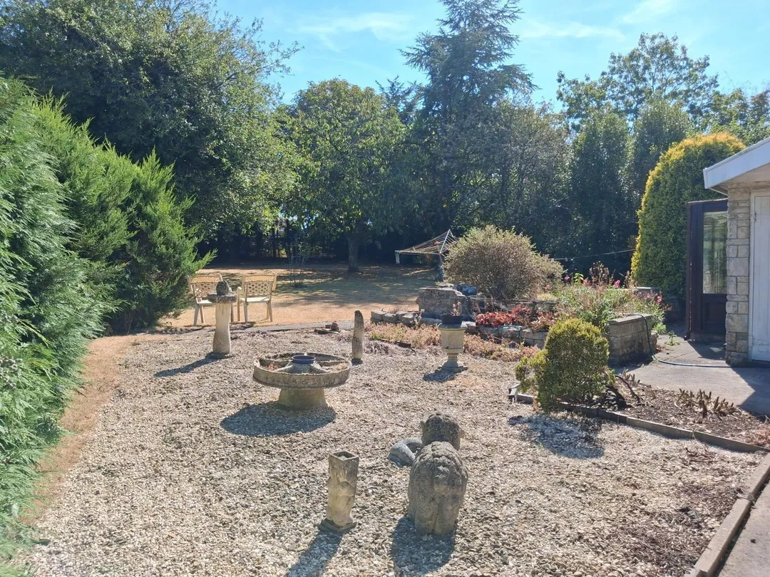 https://mr0.homeflow-assets.co.uk/files/photo/image/48071/3749/_x_/58846744.jpg