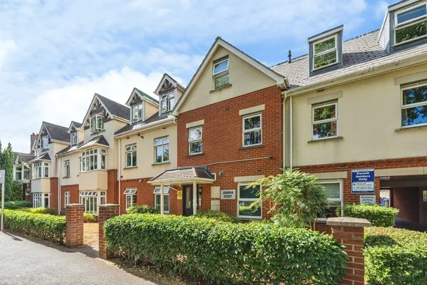 Maybury Road, Woking, Surrey, GU21