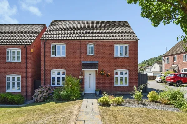 Llys Rhaeadr, Godrergraig, Swansea, N...