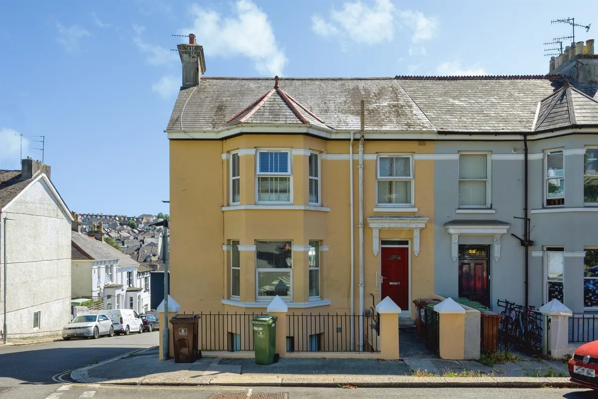 Connaught Avenue, Plymouth