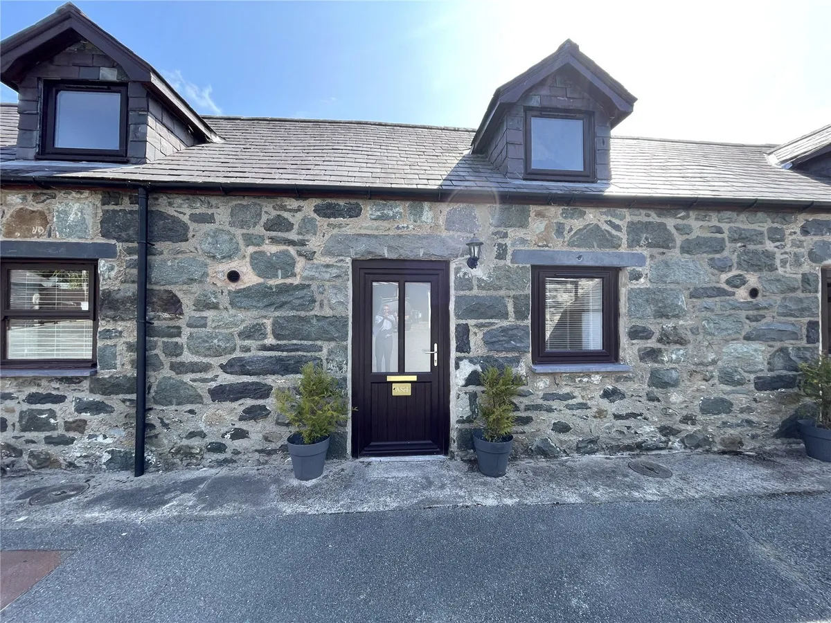 Gwern Borter Manor, Rowen, Conwy, LL32