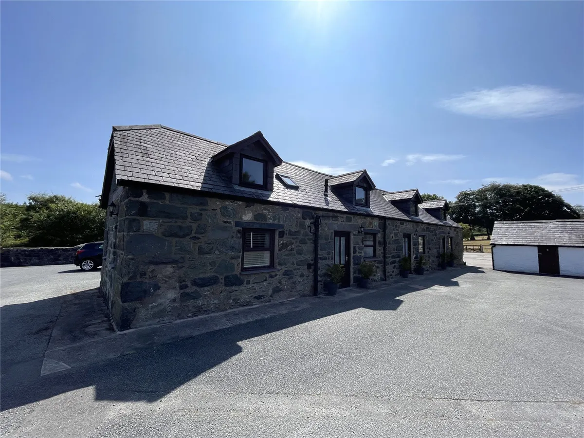 Gwern Borter Manor, Rowen, Conwy, LL32