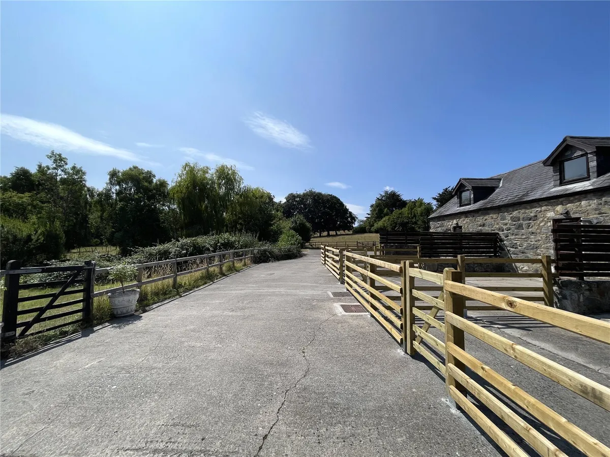 Gwern Borter Manor, Rowen, Conwy, LL32