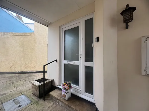2 bed home, Dawlish