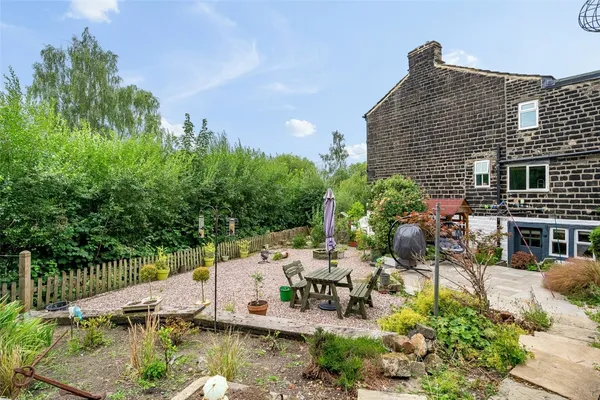 Ealees, Littleborough, OL15 photo 27