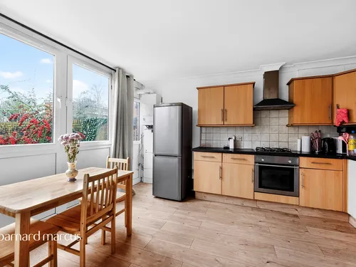 Ibsley Gardens, Londonphoto