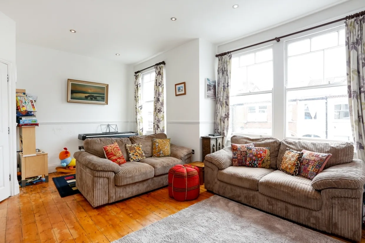 Penwith Road London SW18 photo 4