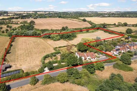 Isington Road, Isington, GU34