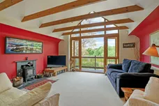 Isington Road, Isington, GU34 photo 3