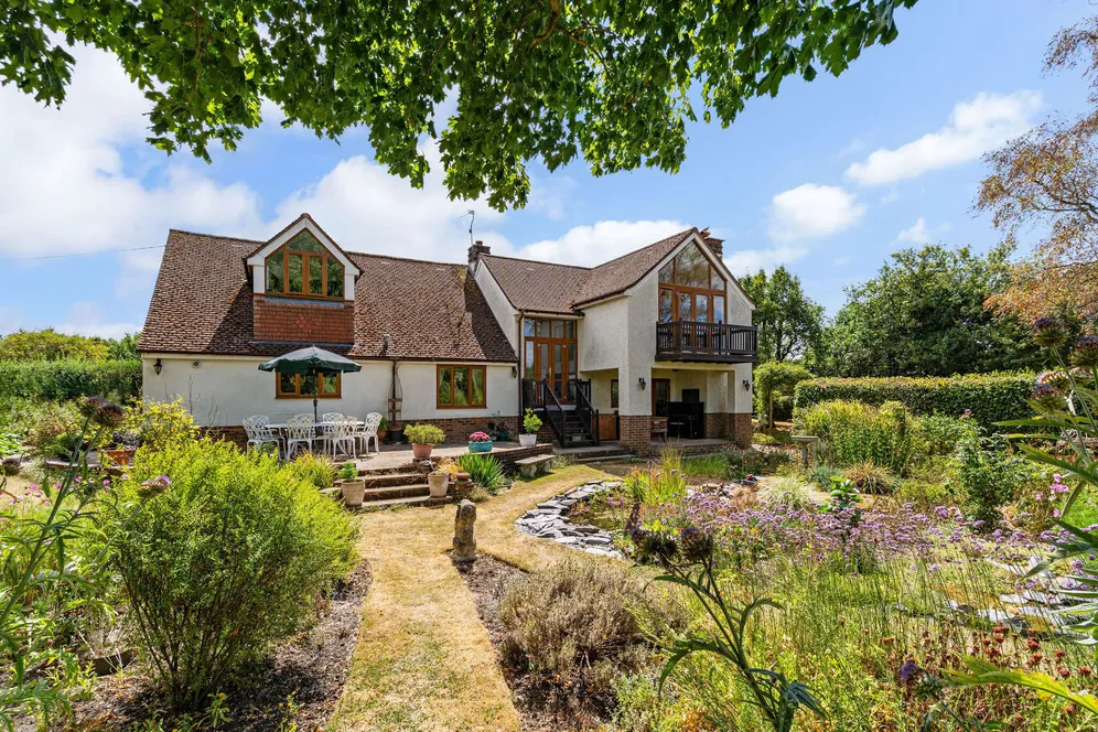 Isington Road, Isington, GU34 photo 4